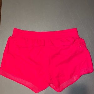 ***Athleta Mesh Racer Run Short***
